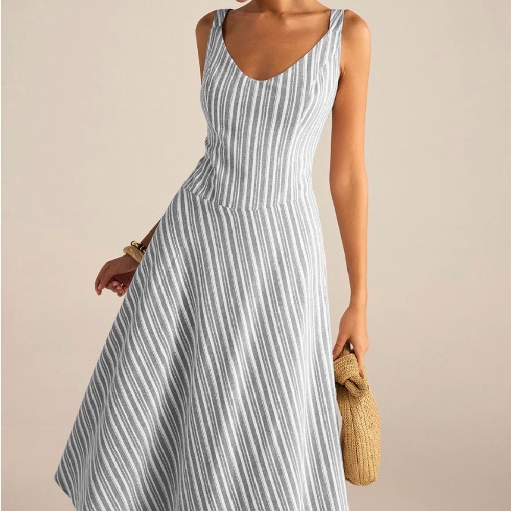 Commense Gray Striped Midi Dress